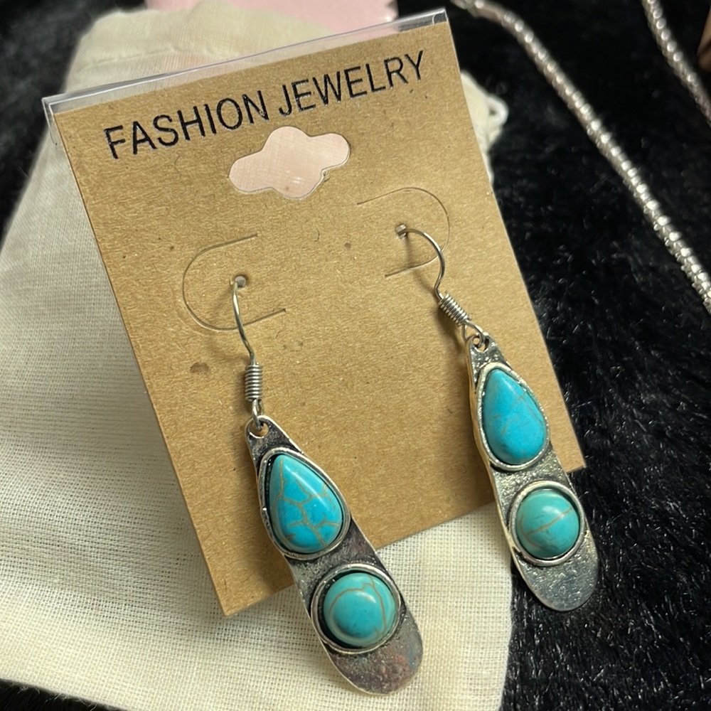 SOLD 🎈3 piece semiprecious jewelry set with extras 🛍🎁💕 - Picture 6 of 6